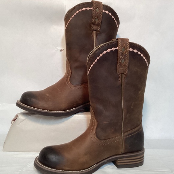 Ariat Unbridled Roper Western Boot Women’s Size 6 - Picture 2 of 11